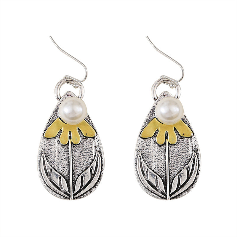 Wholesale Distressed Teardrop-shaped Three-dimensional Lace Leaf Earrings